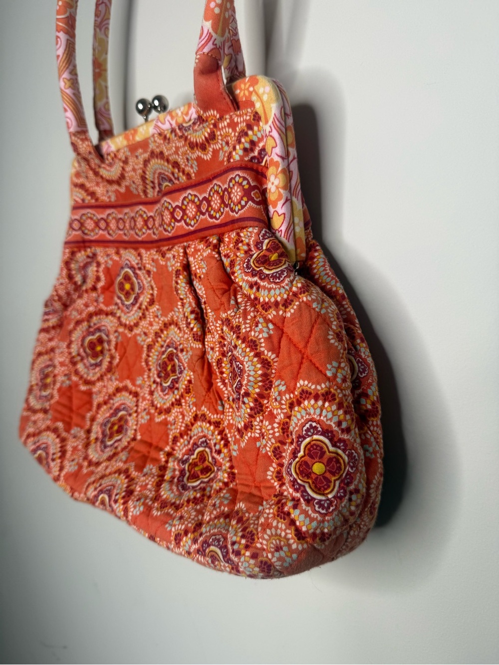 Vera Bradley Alice in Paprika kiss lock shoulder bag - Picture 3 of 11